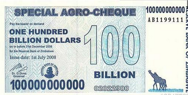 这是一张1000亿的津巴布韦币,看见一长串的0就觉得怪恐怖了